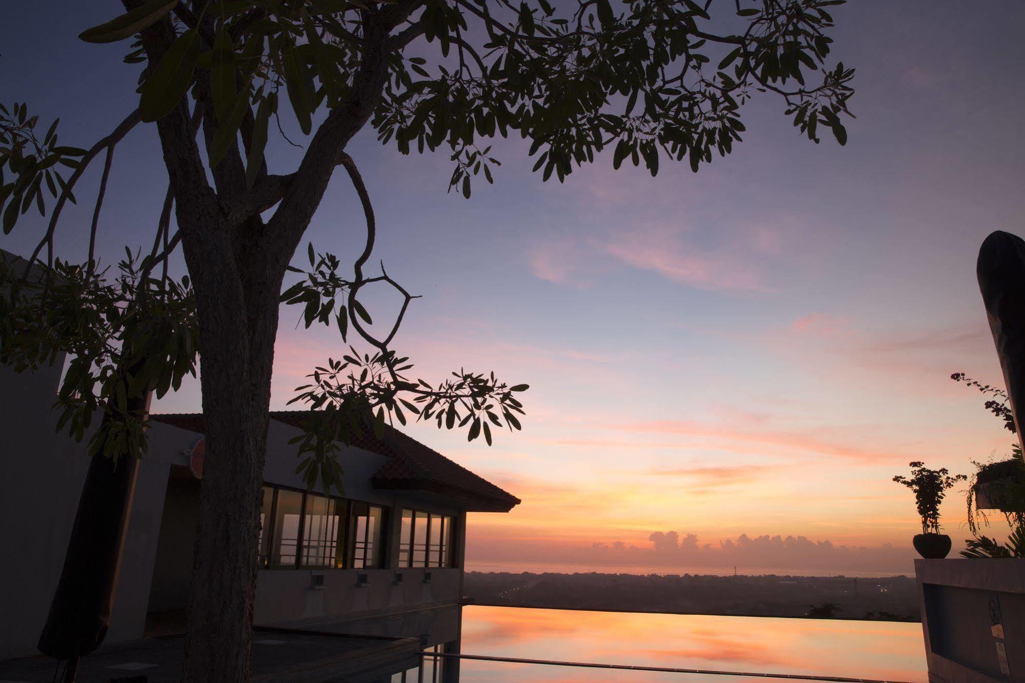 Swiss-Belhotel Bay View Villa Nusa Dua  Esterno foto